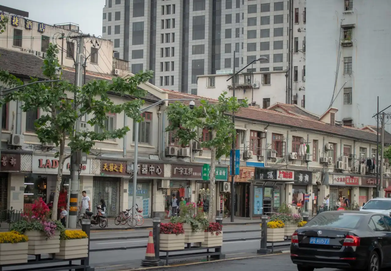 电商服务与智慧生活融合：故城县社区团购平台的便民配送方案设计